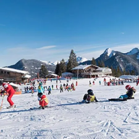 L'enchalpe: Ski-in With Pool And Mountain Views Apartment *